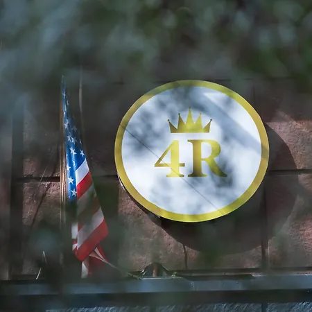 4r Colombo טיראנה