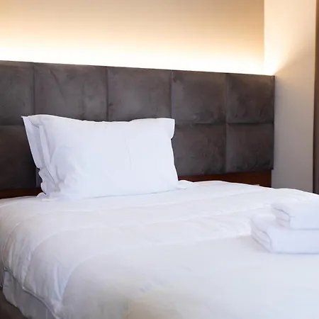 4r Colombo טיראנה