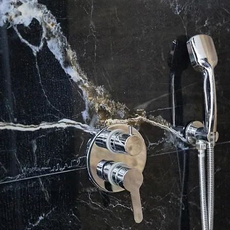 4r Colombo מלון 3*