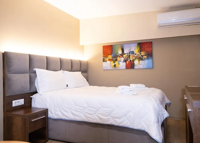 4r Colombo 3* Τίρανα