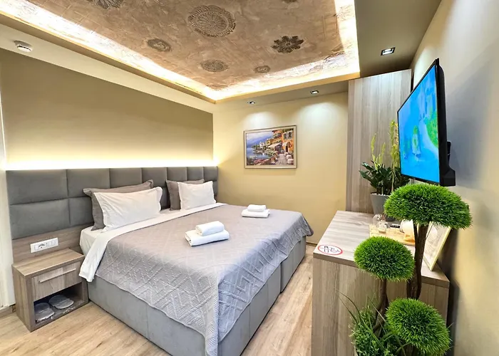 4r Colombo 3* Τίρανα