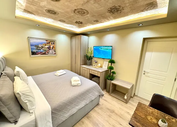 4r Colombo 3* Τίρανα