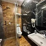 4r Colombo 3* Tirana