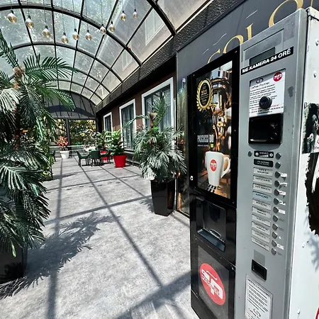 4r Colombo Τίρανα