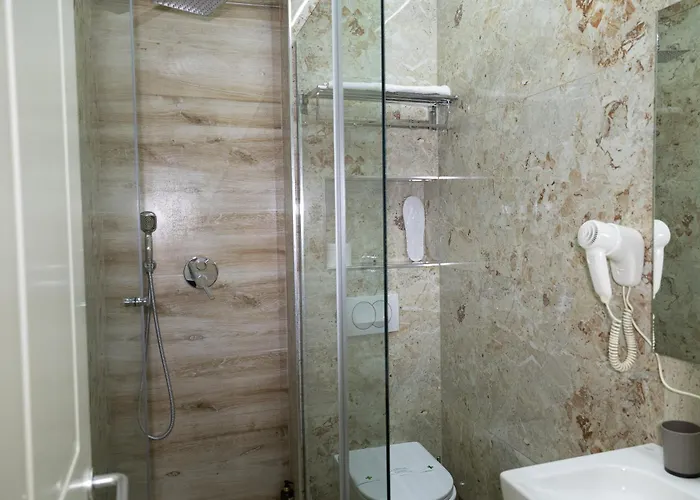 Hotell 4r Colombo Tirana