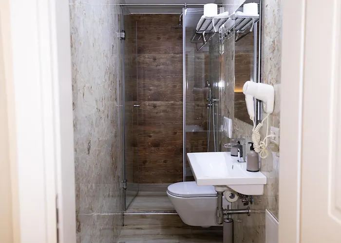 4r Colombo Hotell 3*